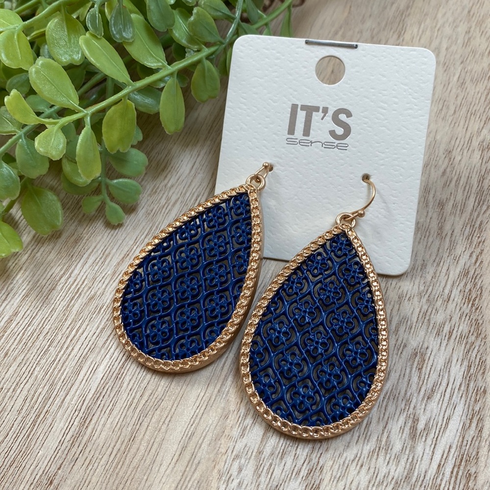 🎉HP🎉 ITS Teardrop Filigree Earrings 💗 Gold & Navy